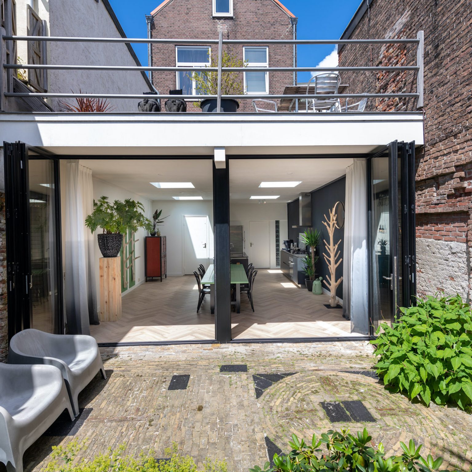 concertina doors in a new extension